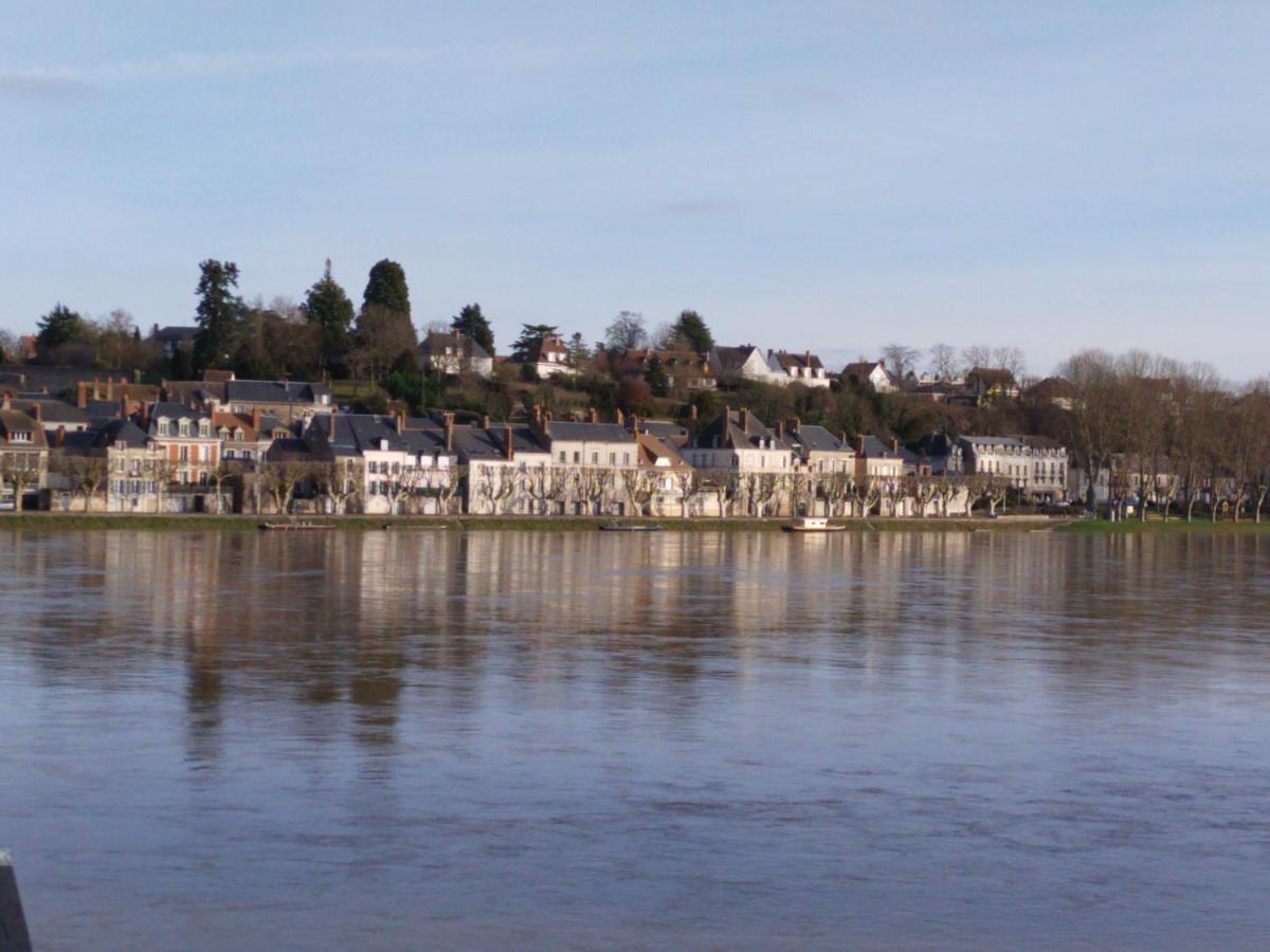 Hotel Bord De Loire Gien Esterno foto
